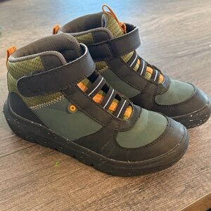 Bogs Kids High-Top Waterproof Boots - Green and Black